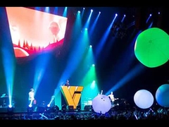 1 মি 80 সেমি 50 সেমি আরজিবি এলইডি গ্লো বলঃ বড় ভিড়ের ইভেন্ট, কনসার্ট এবং সঙ্গীত উৎসবের জন্য উপযুক্ত