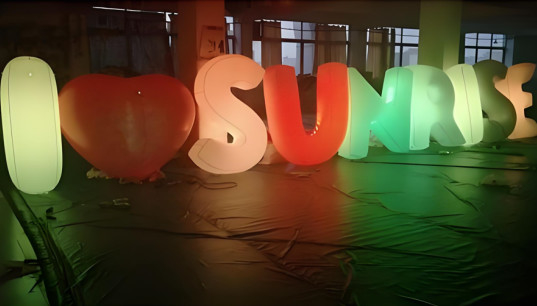 নির্মাতার কাছ থেকে সরাসরি সরবরাহঃ এক স্টপ inflatable বিজ্ঞাপন মডেল প্রদর্শন পরিকল্পনা, উজ্জ্বল ইঞ্জিন দিয়ে সজ্জিত